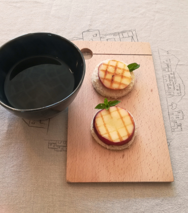 guid planche à tartines en bois local fabriquée dans une entreprise adaptée artisanat made in Belgium design épuré scandinave VE création